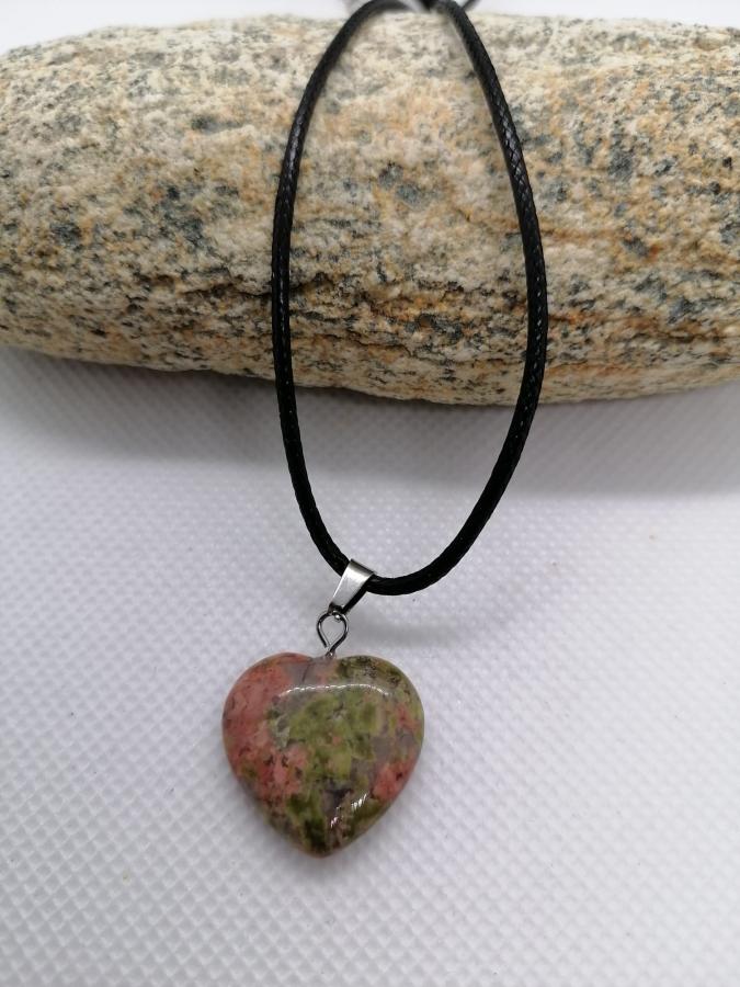 Dije Corazón Unakita con Cordón Negro