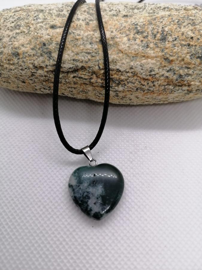 Dije Corazón Agata India con Cordón Negro