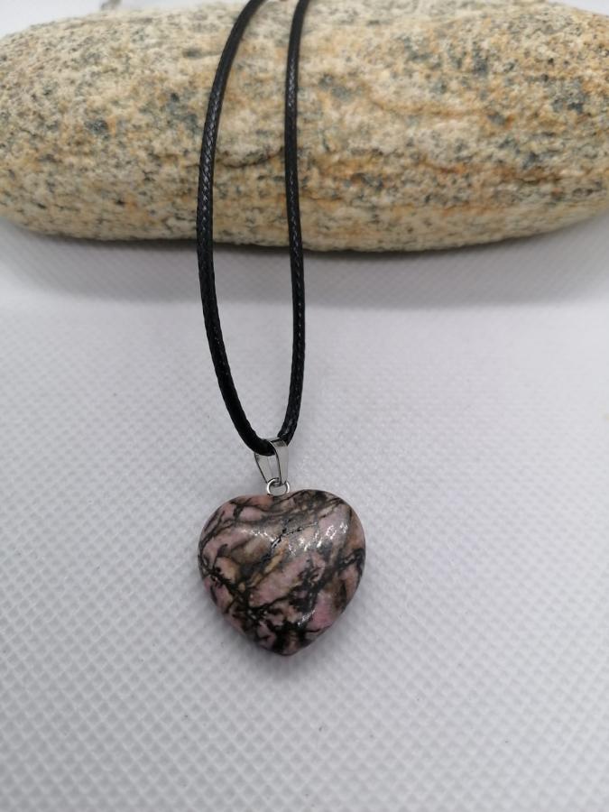 Dije Corazón Rodonita con Cordón Negro