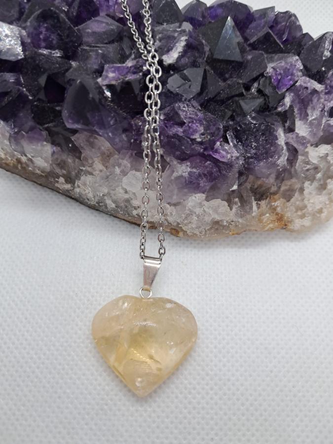 Dije Corazón Citrino con Cadena Fina de Acero