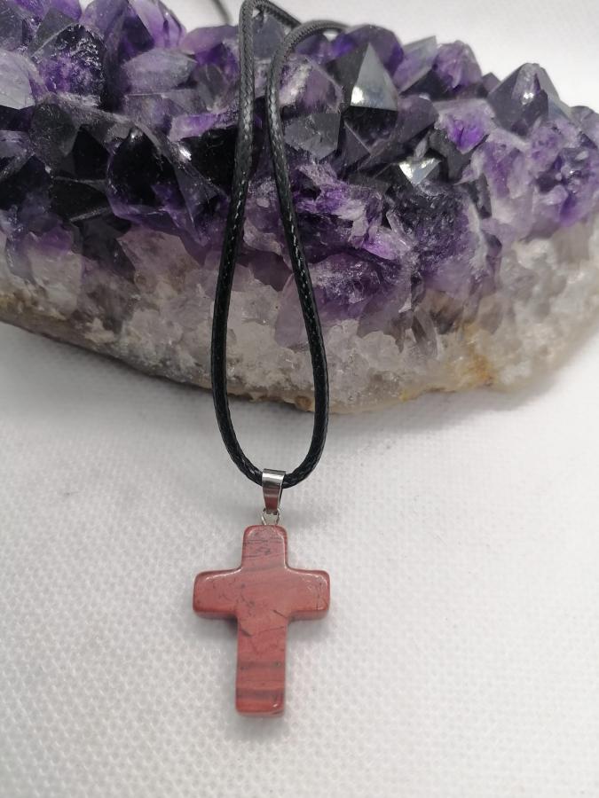 Dije Cruz Jaspe Rojo con Cordón negro