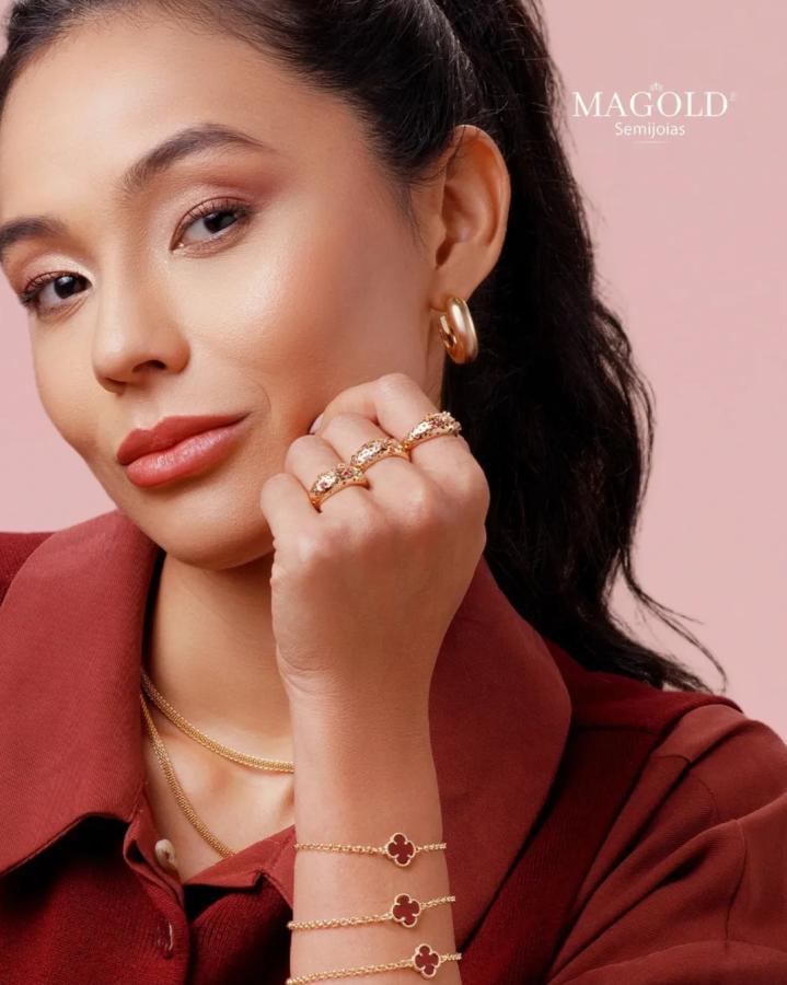 ARETES COLGANTES DE CADENITA Y CORAZON